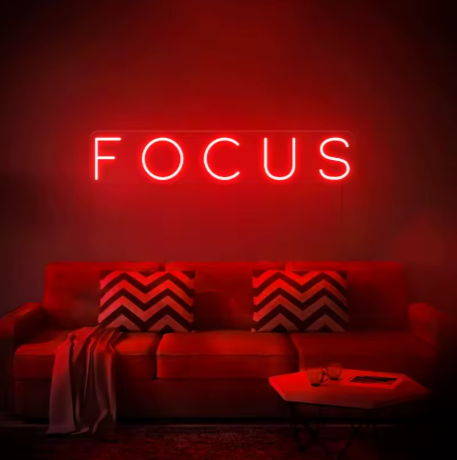 Cartel neón tipografía "'Focus""