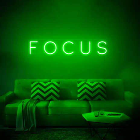 Cartel neón tipografía "'Focus""