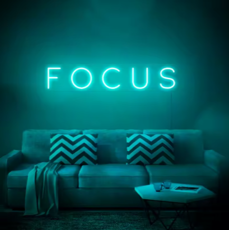 Cartel neón tipografía "'Focus""